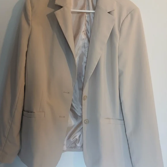 Women's Cream Blazer - Picture 2 of 8